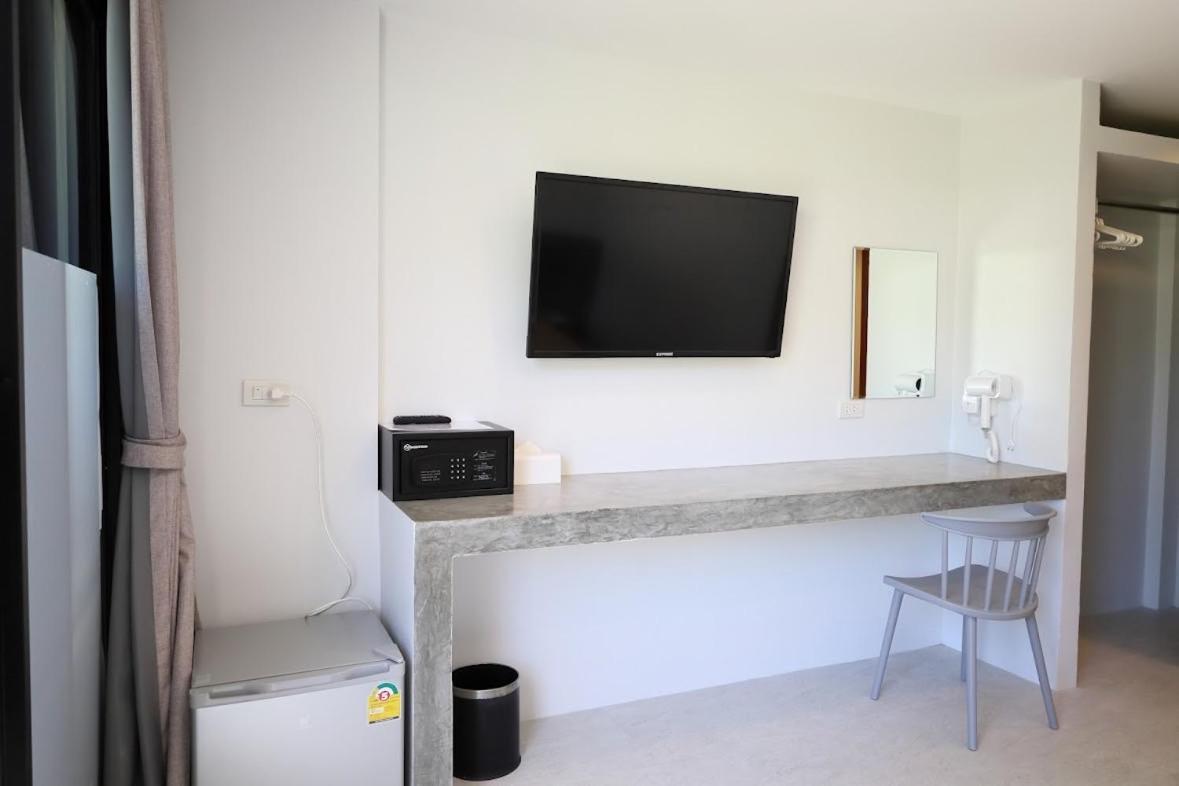 Y House Patong Pansiyon Dış mekan fotoğraf